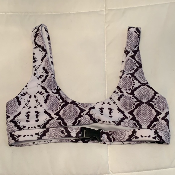 snakeskin print buckle bikini top - Picture 2 of 3
